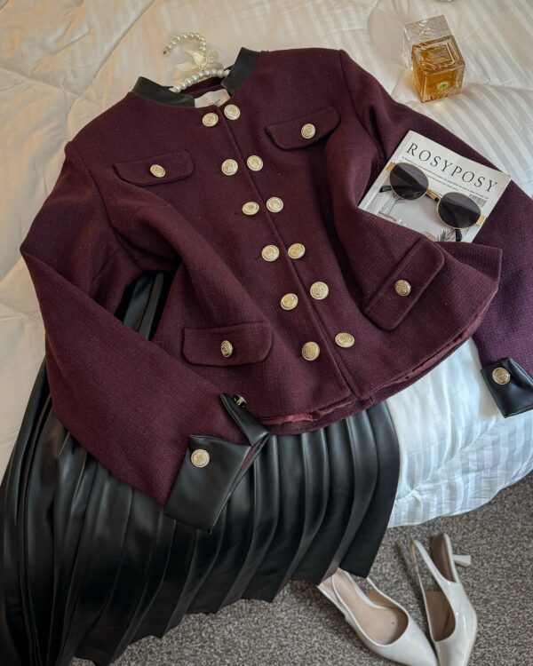 طقم تنورة جلد كسرات