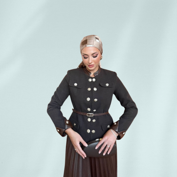 طقم تنورة جلد كسرات