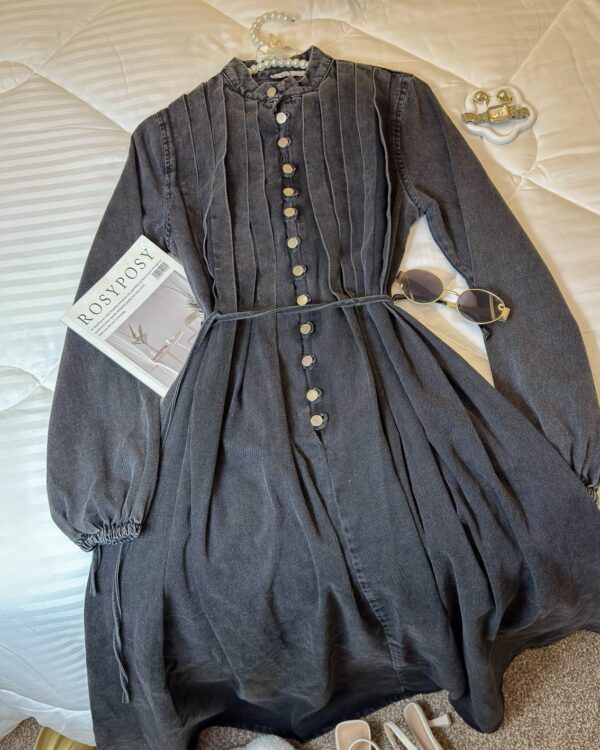 فستان جينز أسود بكسرات