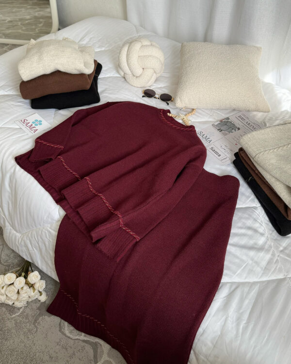 طقم صوف تنورة خمري مع درزة ذهبي