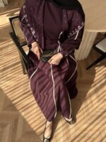 ⁦فستان كلوش مخطط أبيض مع سكارف مميز⁩ - الصورة ⁦9⁩