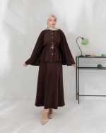 ⁦طقم تنورة مع كاب⁩ - الصورة ⁦3⁩