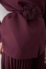 ⁦طقم رسمي مع حزام وردة⁩ - الصورة ⁦9⁩